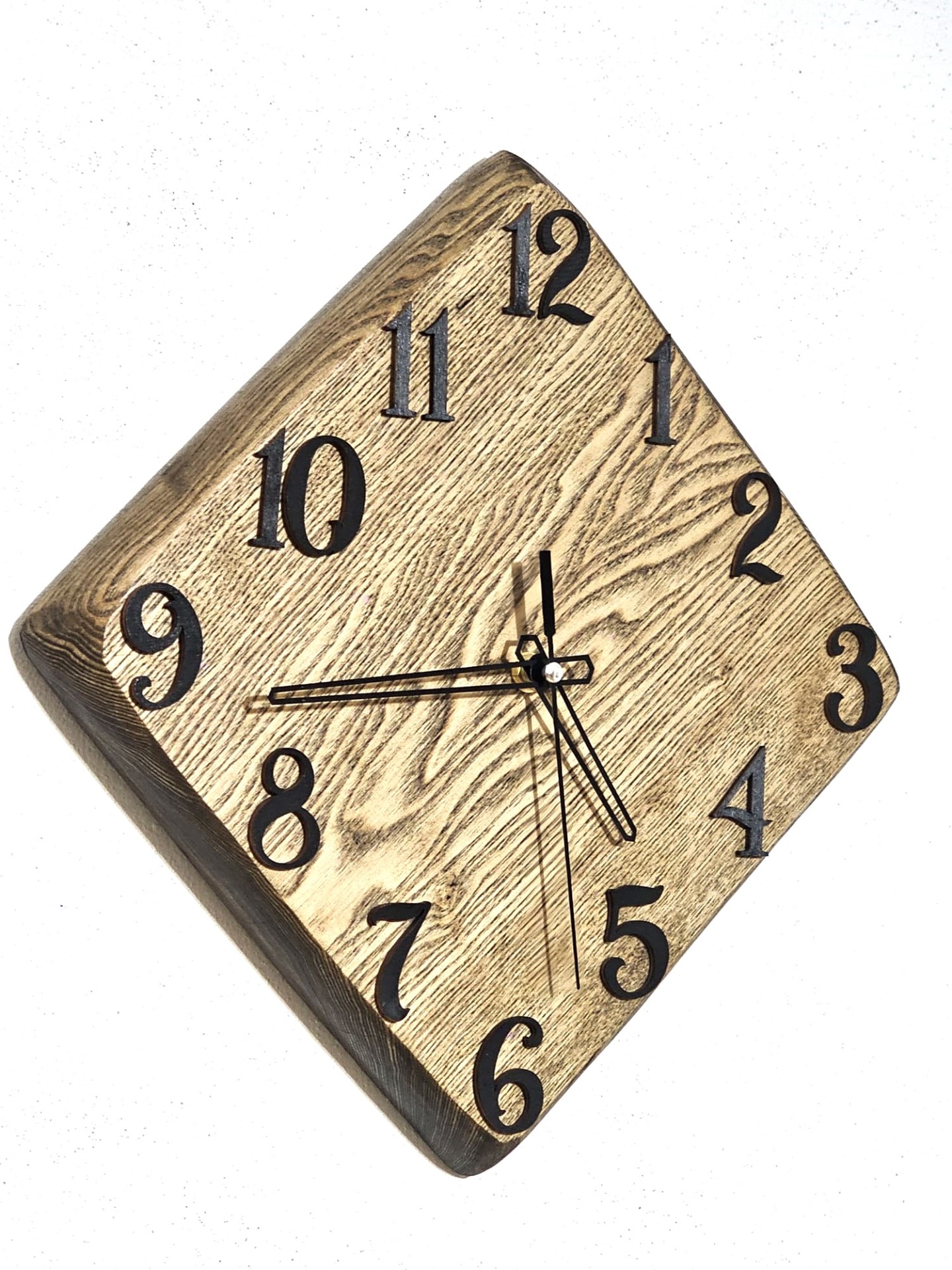 Drenevé hodiny na stenu do obývačky