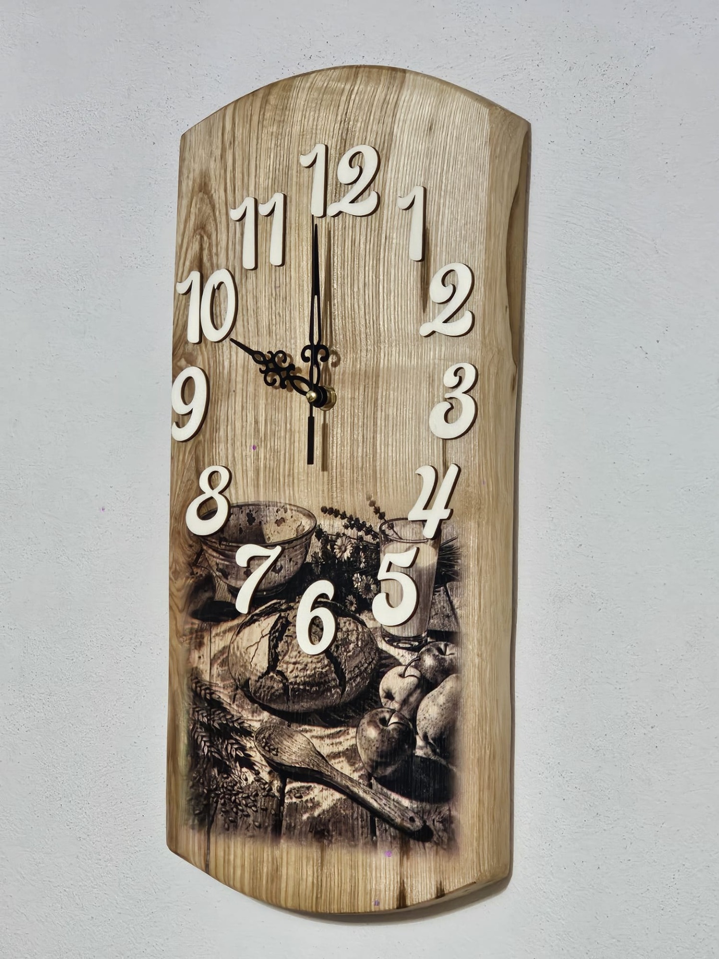 Drevené hodiny na stenu s motívom Chlieb